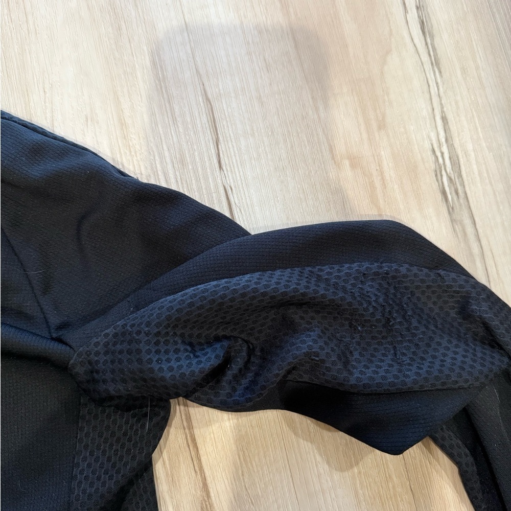 Kari Traa full zip with pockets , fits like xs - size tag is gone - Picture 7 of 7